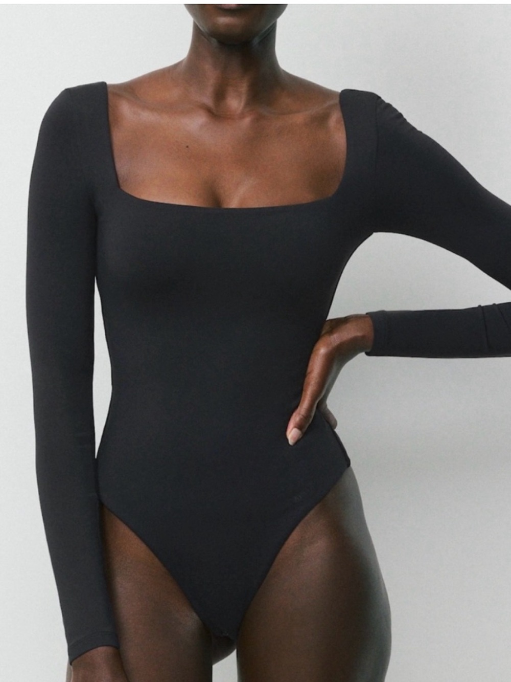 Aritzia Babaton Contour Squareneck Long Sleeve Bodysuit Y2K Minimalist Black XS